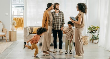 famille avec conseillere